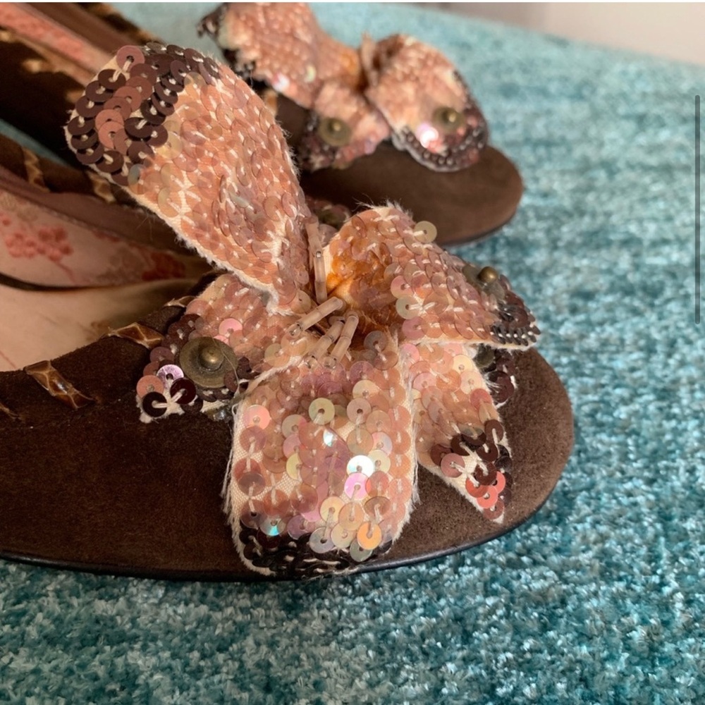 Beverly Feldman Sequined Flower Kitten Heel Size 8 1/2